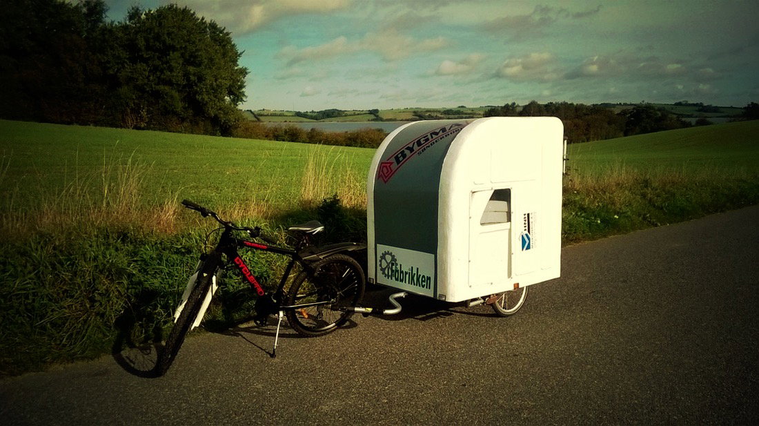 Mit dem Fahrrad-Wohnwagen unterwegs