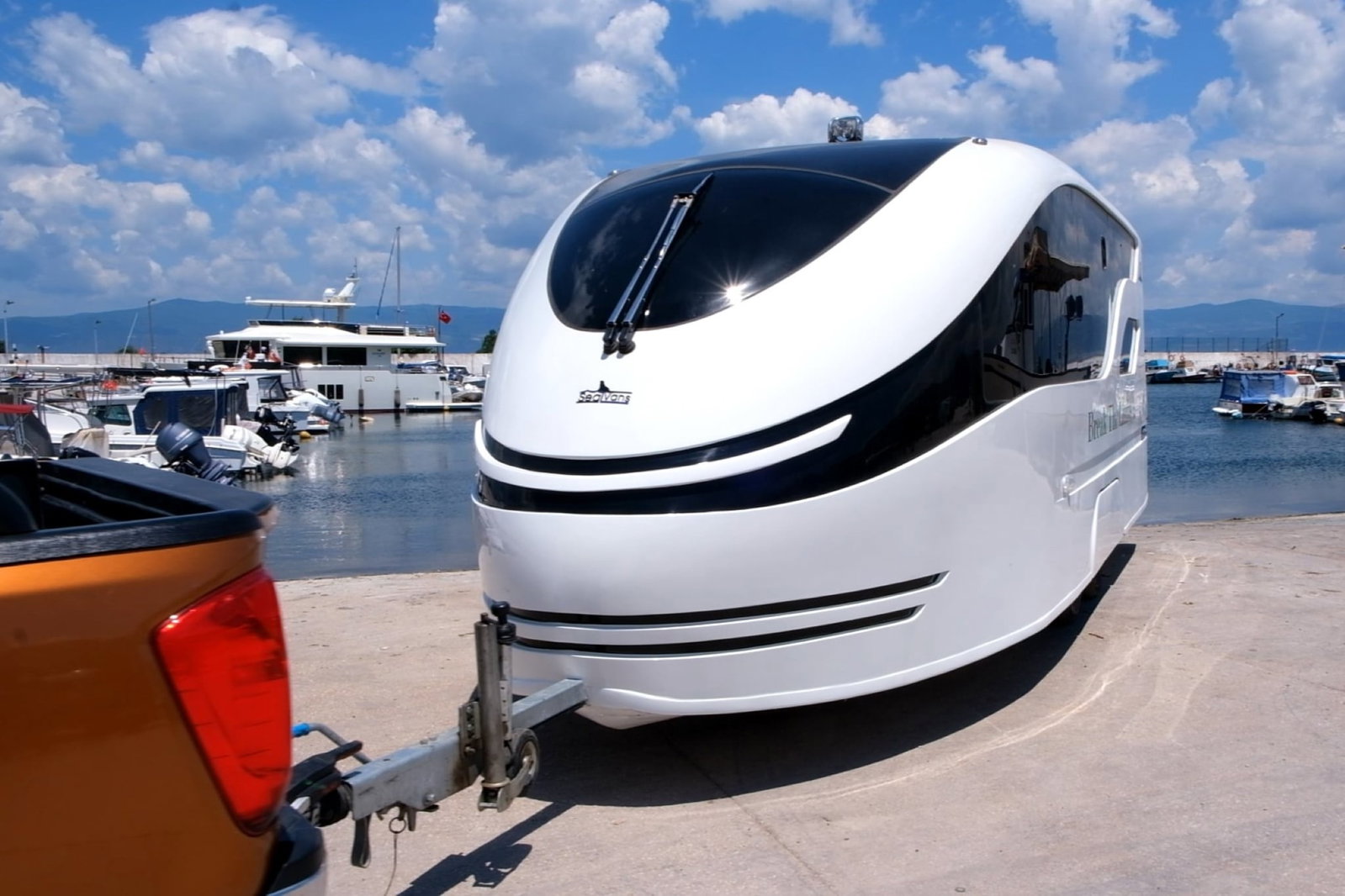 Caravana de lujo Sealvans para tierra y agua: caravana y barco en uno - para aventuras variadas