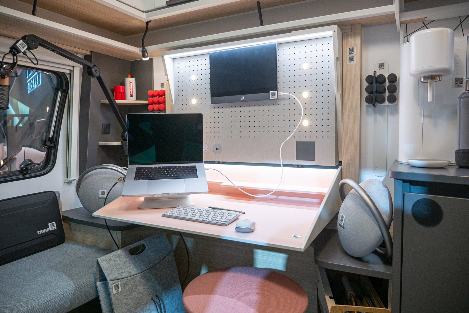 Oficina doméstica completa en la caravana: Fendt presenta un estudio con equipamiento completo para el trabajo móvil en el Salón de la Caravana 2023