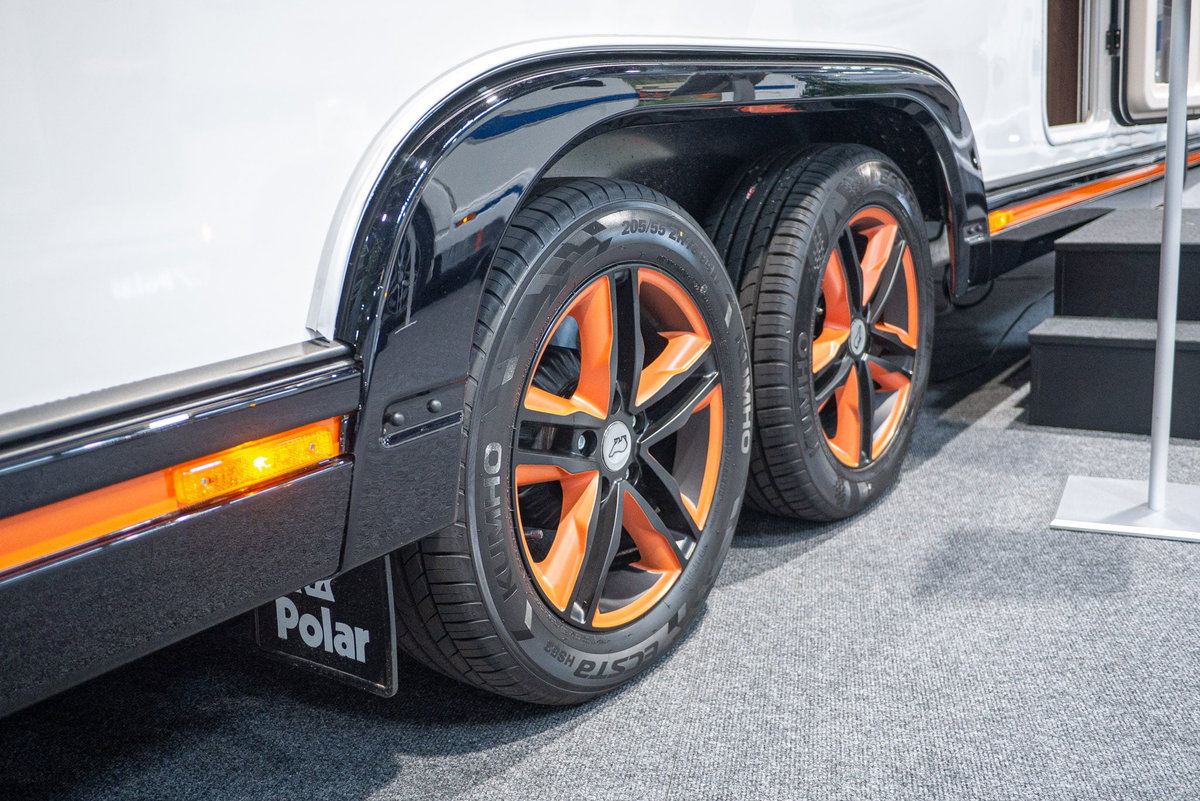 Polar Blackline 730 BQWL Caravana Salón 2023