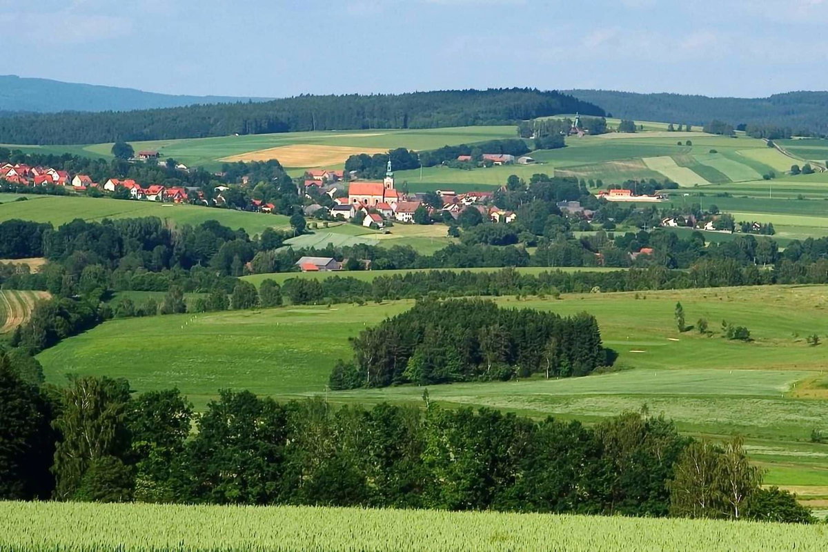 Camping Sibyllenbad, Campingplatz Platzermühle in Bayern: Blick auf Bad Neualbenreuth