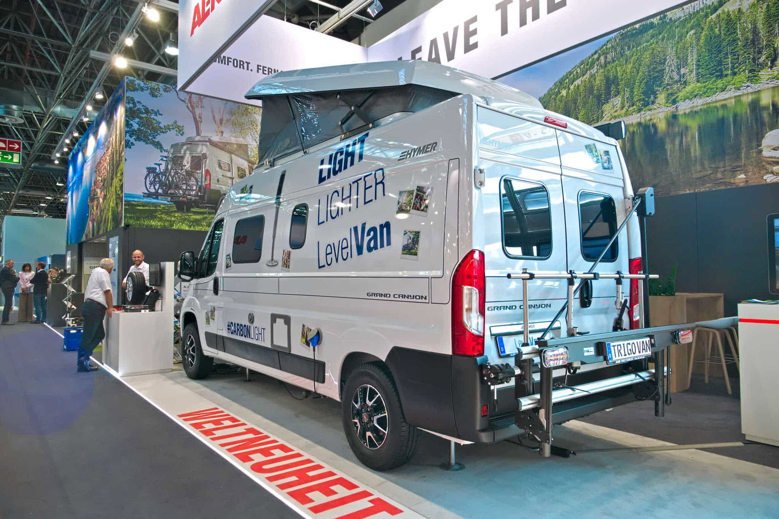 Innovaciones Salón de la Caravana 2024: Primer sistema de apoyo hidráulico especial para furgonetas - LevelVan de AL-KO