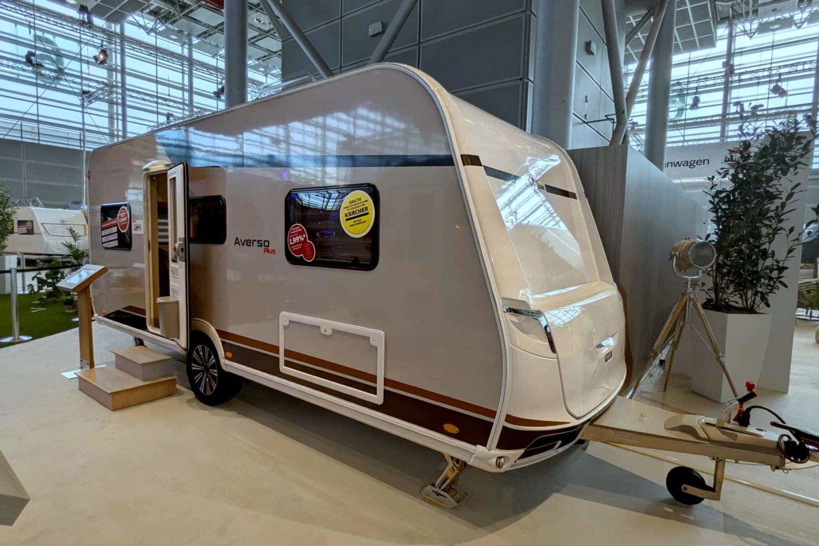 Bürstner Averso Plus 520 TL (2025) - Caravana compacta con hasta 6 plazas