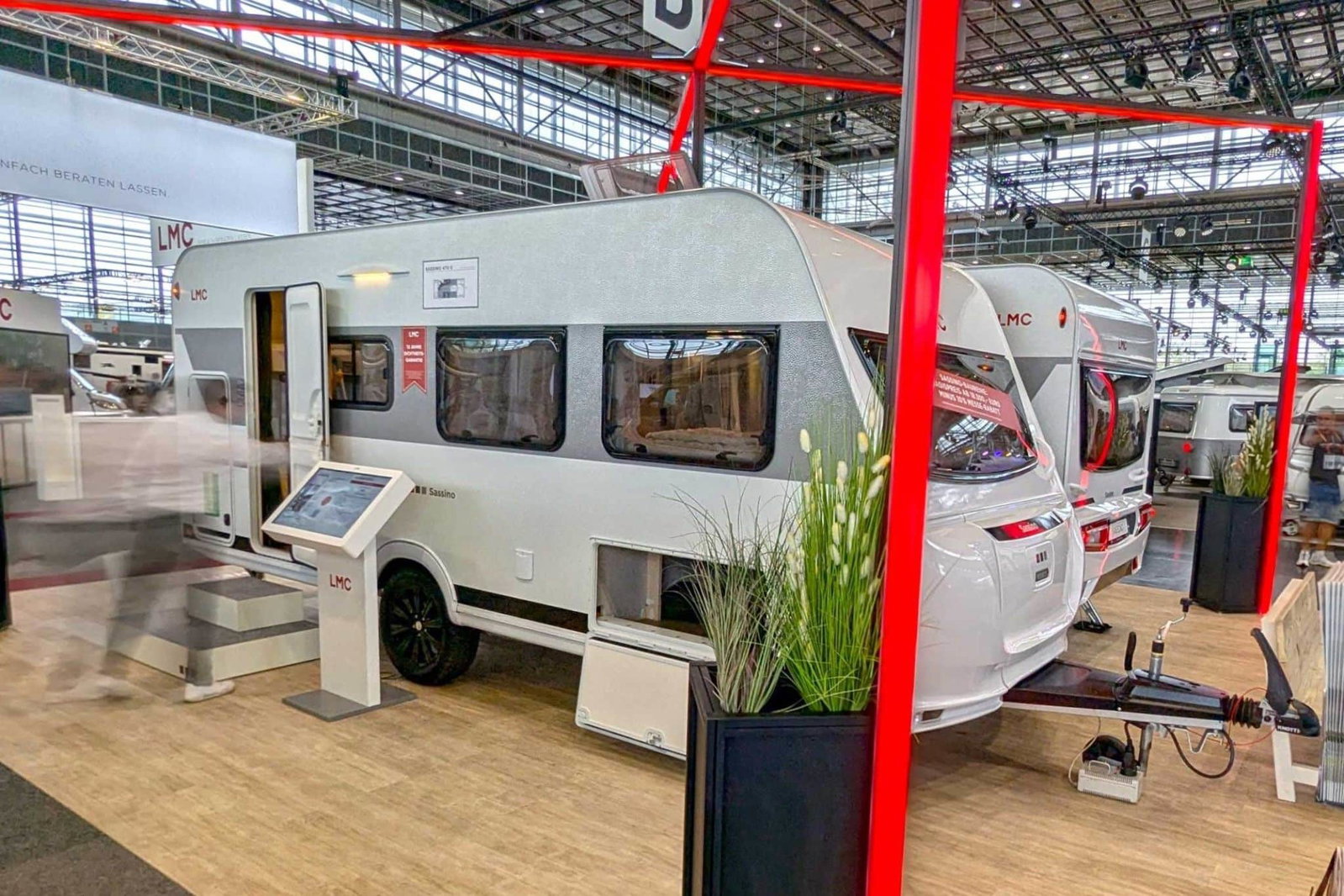 Salón de Caravanas Innovations 2024: LMC Sassino 470 K - caravana espaciosa para familias numerosas