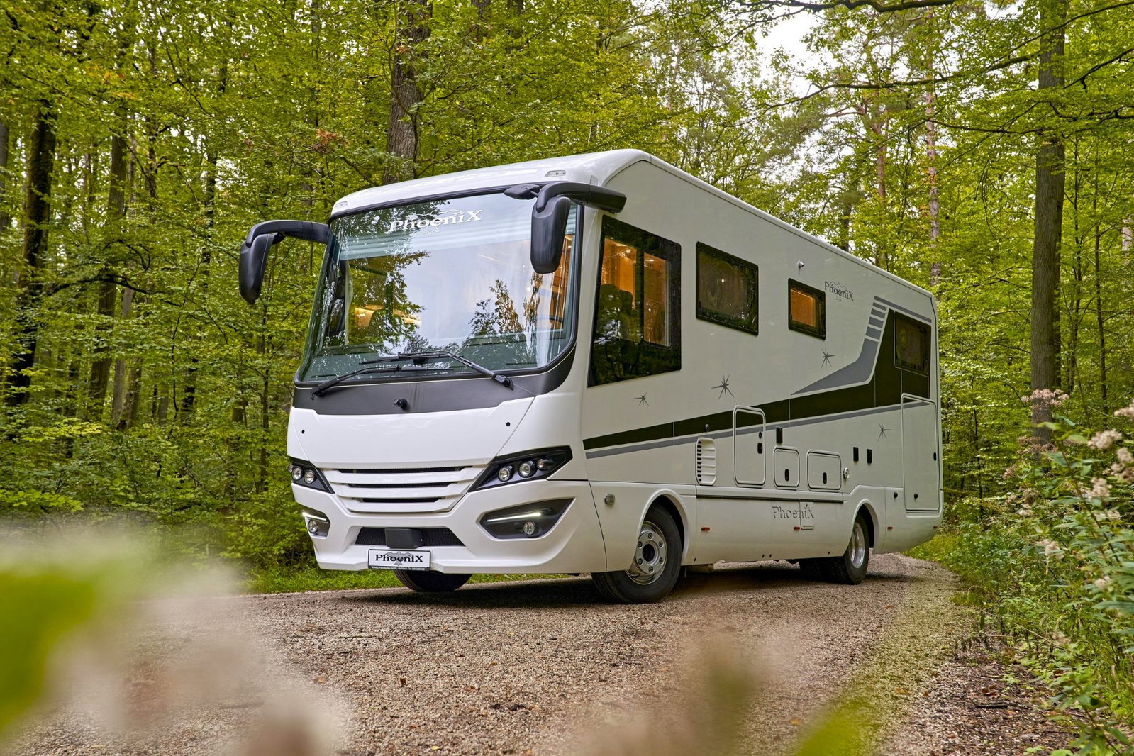 Autocaravana de lujo innovadora: Phoenix presenta la Top-Liner 9000 BMLX