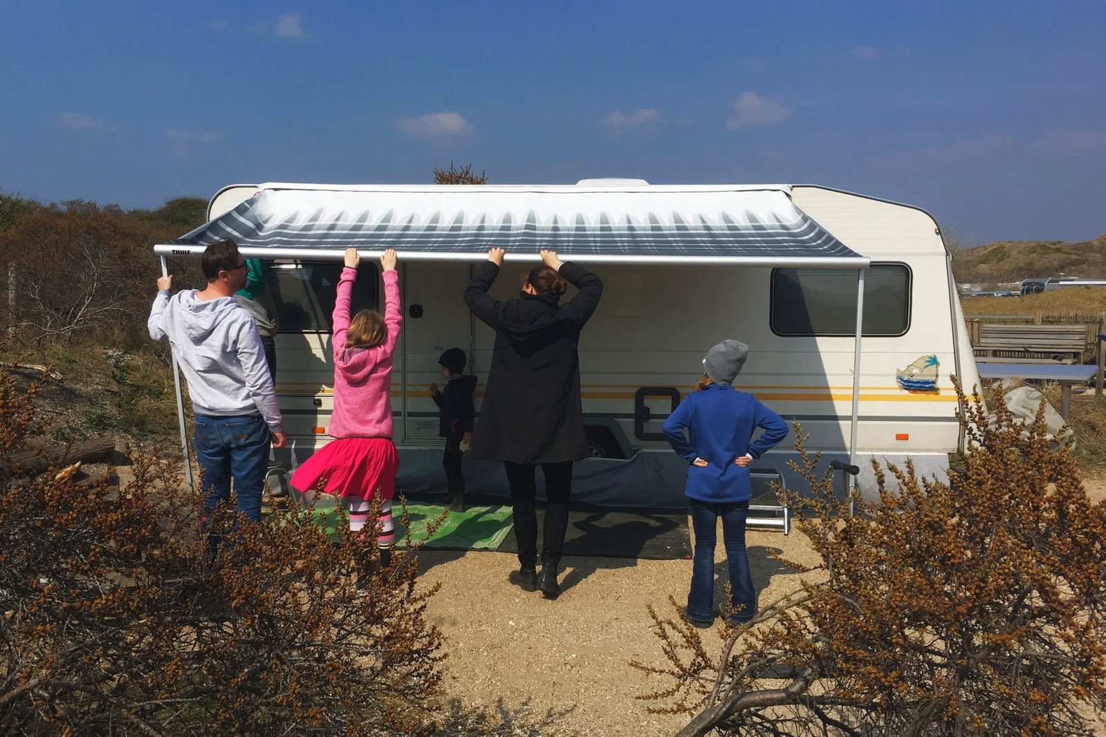 Lista de equipaje y lista de comprobación: Acampar con un niño - bien equipado cuando viajas