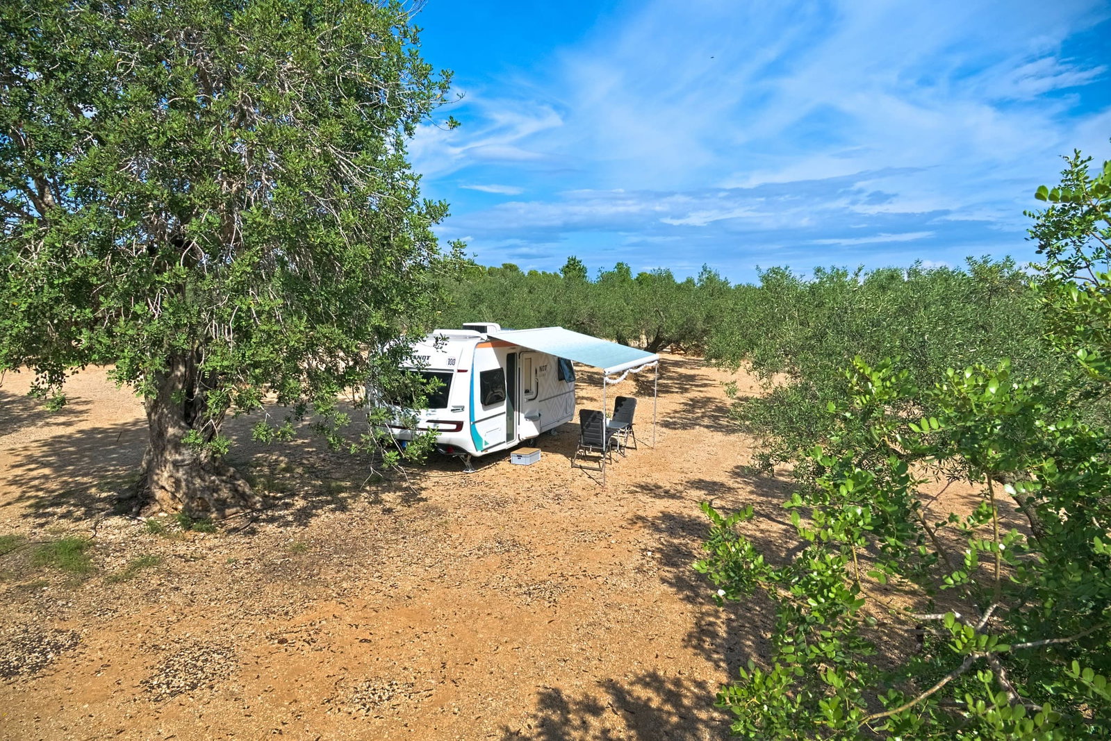 Calor en la autocaravana y la caravana: así mantienes la cabeza fría cuando vas de acampada