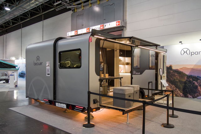 La caravana compacta se convierte en residencia de lujo: así se transforma este manejable remolque en una vivienda móvil XXL