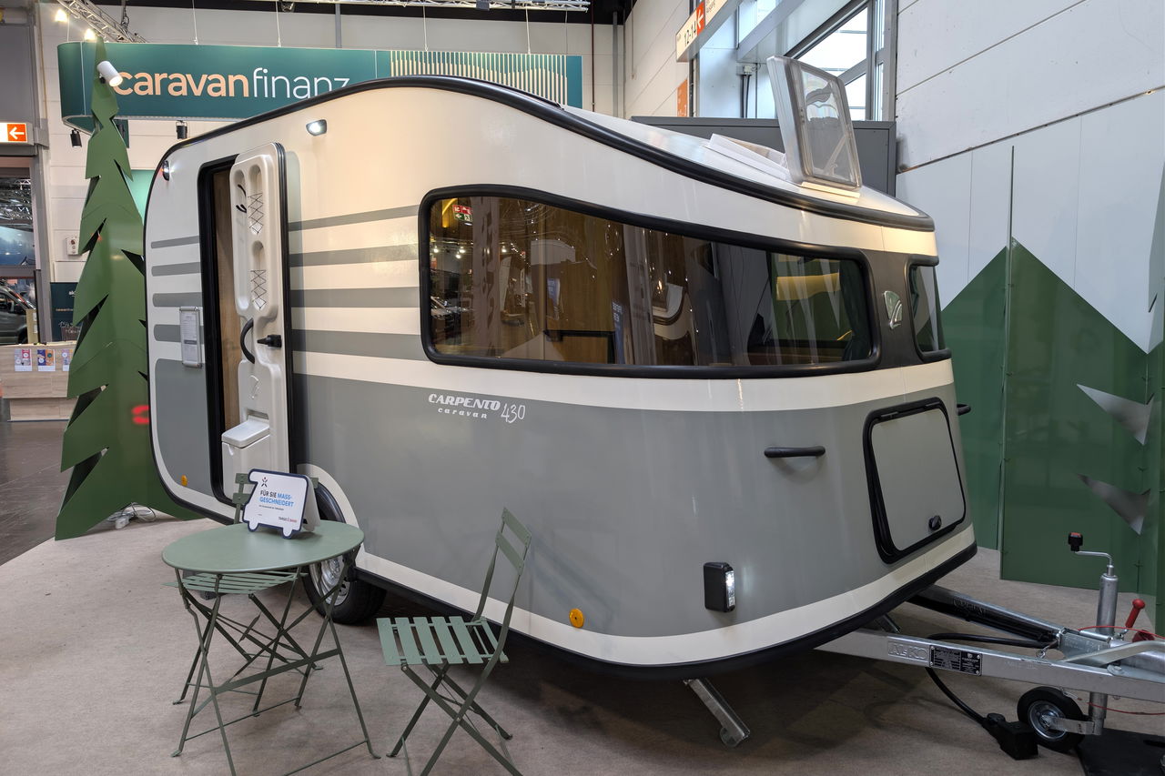 Carpento 430 D (2027): minicaravana compacta para familias con diseño retro