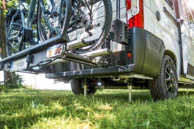 Patas de nivelación para furgonetas camper 800 euros más baratas: AL-KO VT LevelVan ahora de oferta